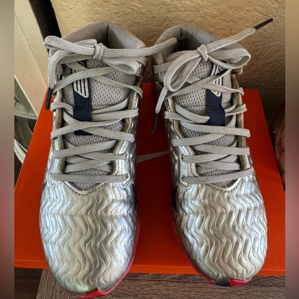 Nike Silver boys cleats